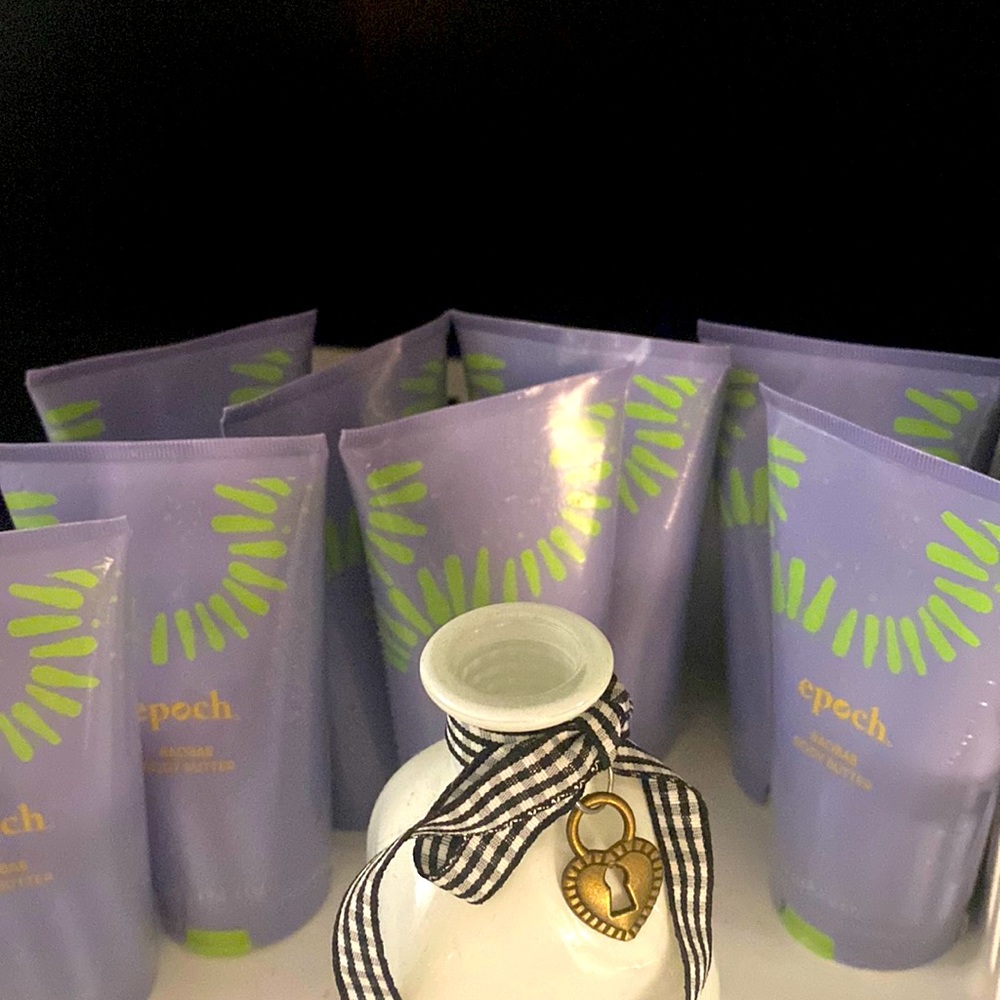 Body butter helps,with burns about sun and dry skin,leave mosquitos away